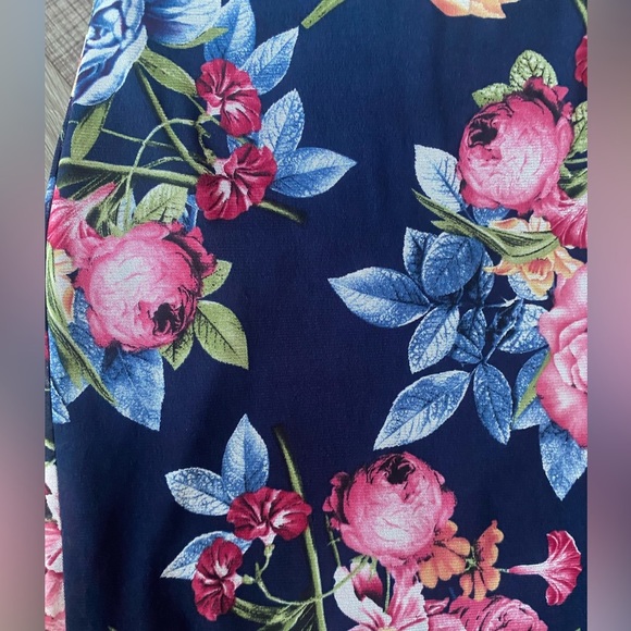 NWOT Blue and flower Print Women’s Midi Dress Size XS-S - Picture 6 of 9